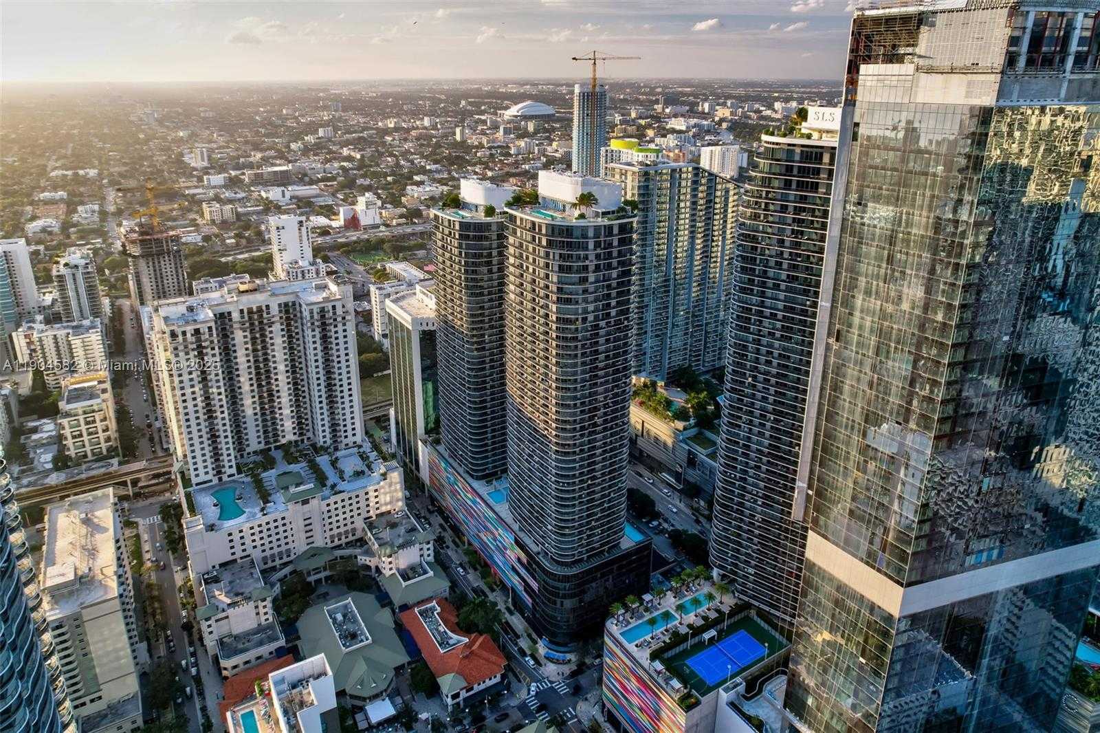 Imagen de Pequeño Objeto