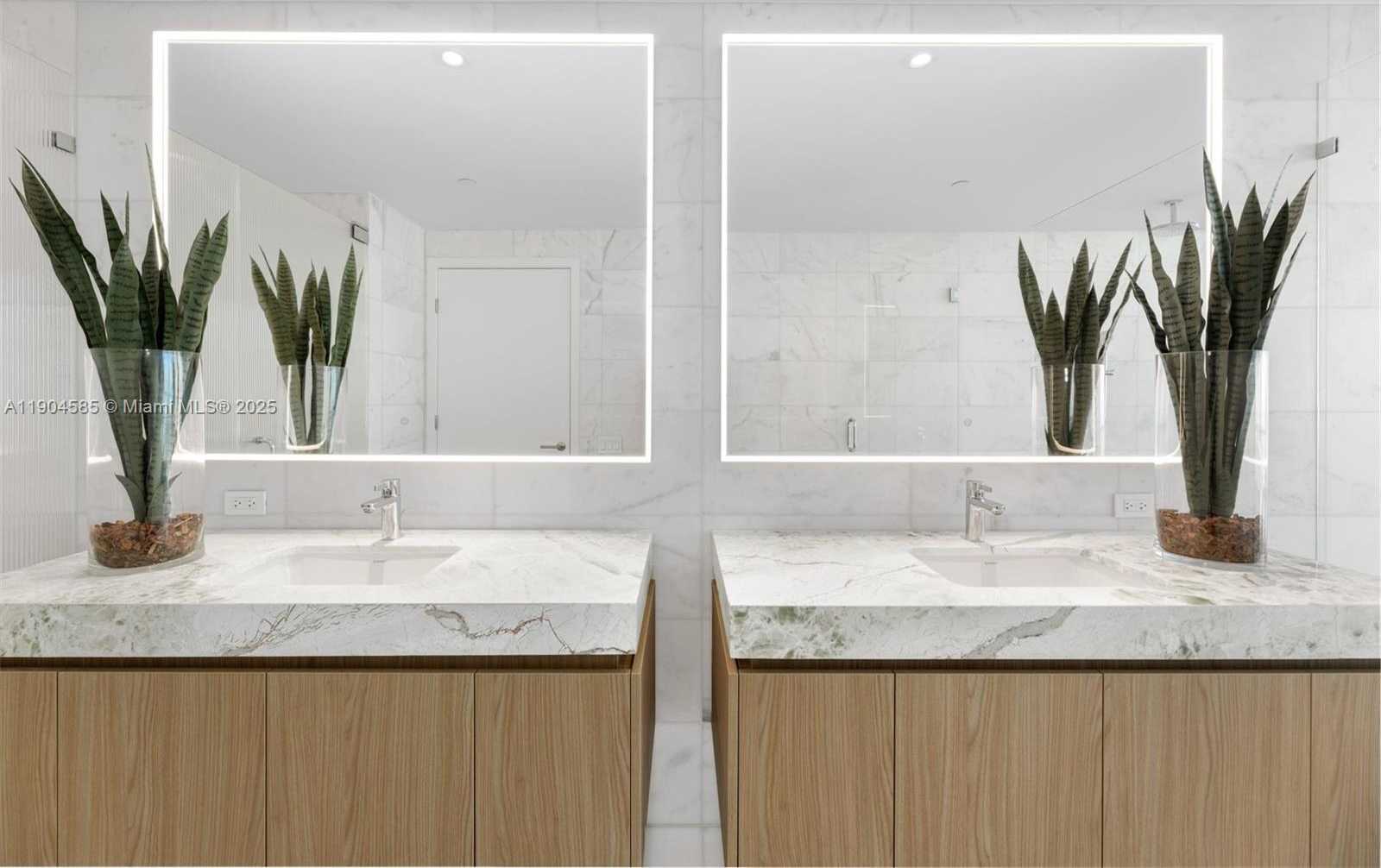 Small Image of 500 ALTON ROAD #4202, Miami Beach Number 10