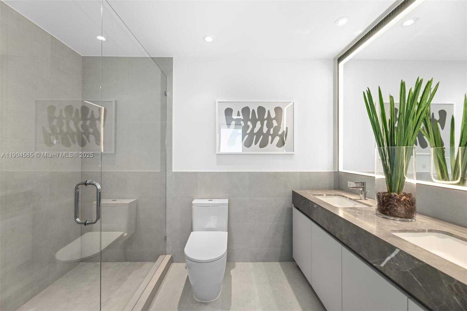 Small Image of 500 ALTON ROAD #4202, Miami Beach Number 16