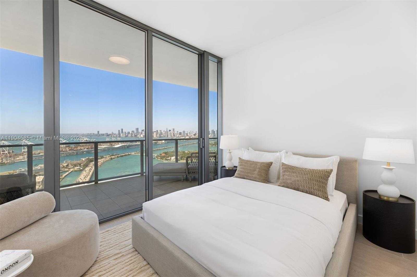 Small Image of 500 ALTON ROAD #4202, Miami Beach Number 18