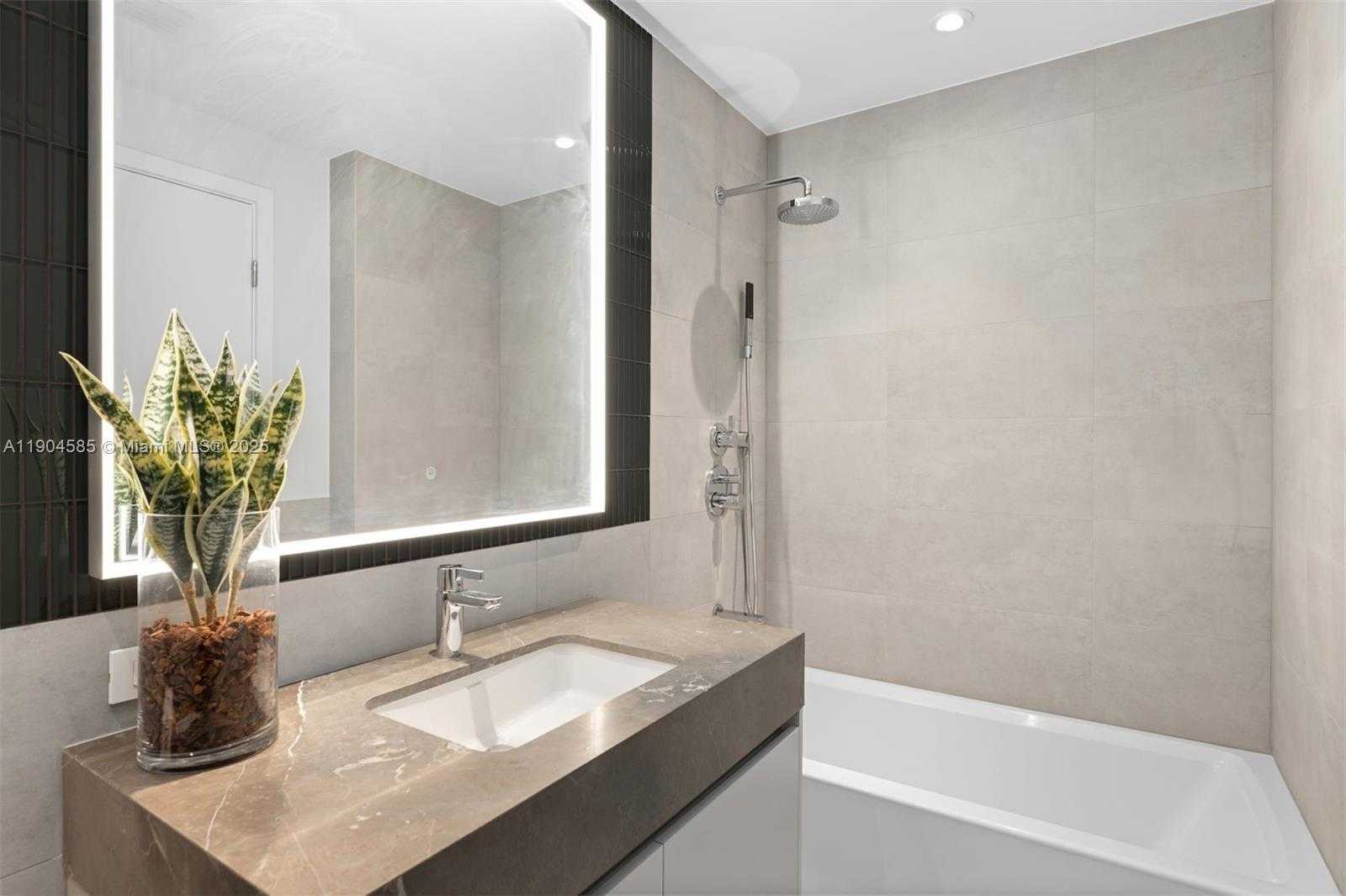 Small Image of 500 ALTON ROAD #4202, Miami Beach Number 19