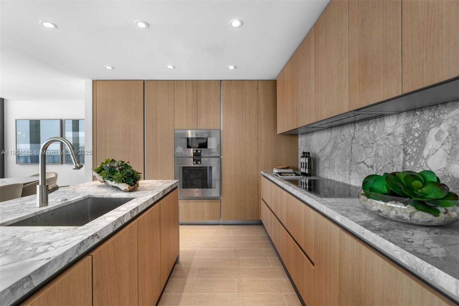 Small Image of 500 ALTON ROAD #4202, Miami Beach Number 6