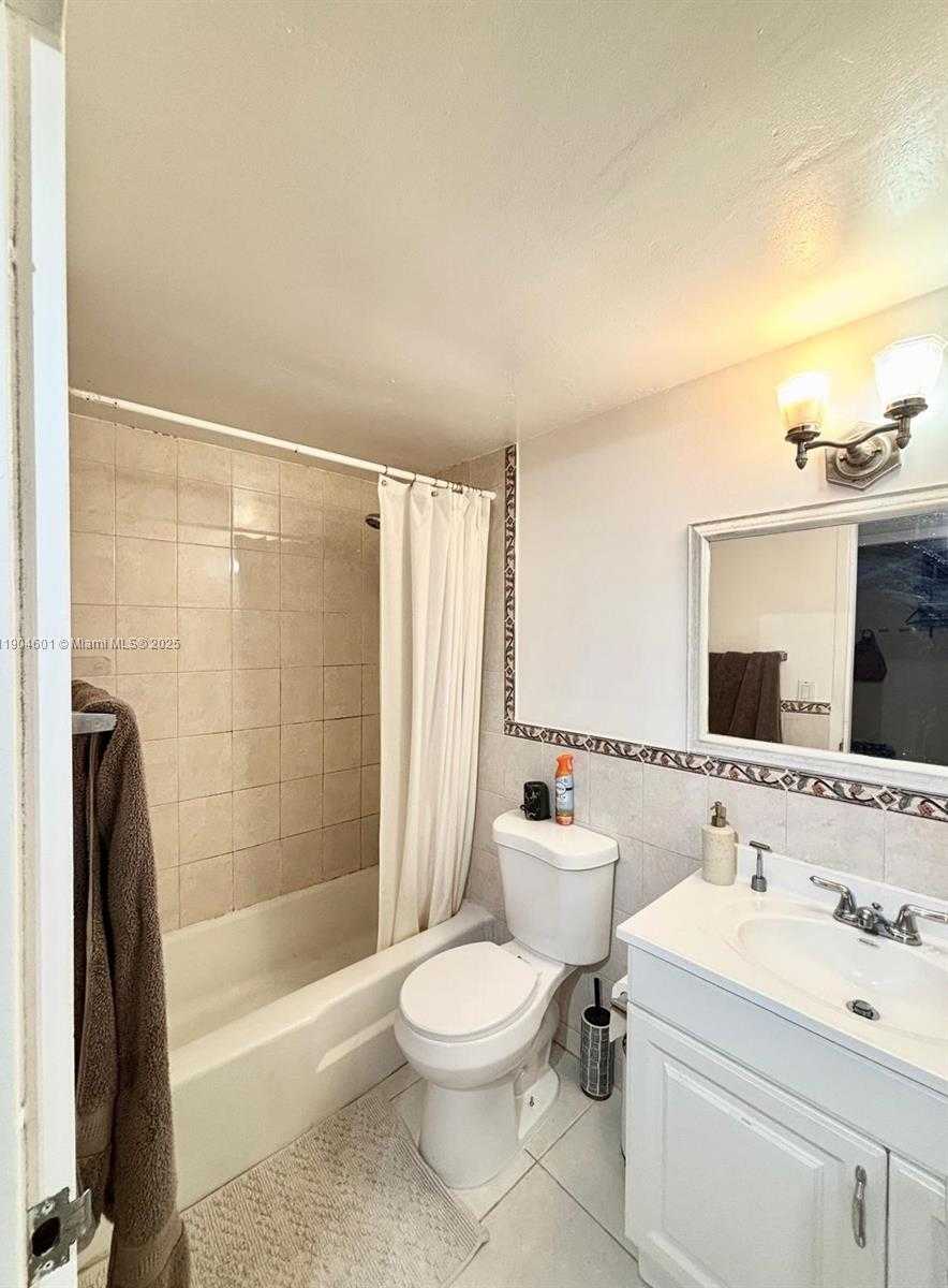 Small Image of 801 BRICKELL BAY DR #963, Miami Number 15