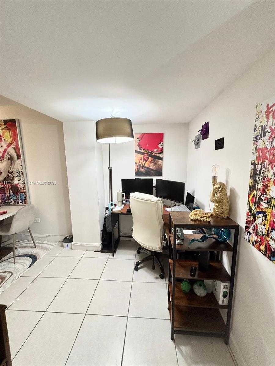 Small Image of 801 BRICKELL BAY DR #963, Miami Number 18
