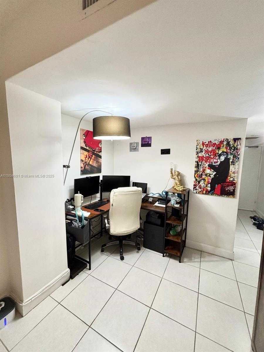 Small Image of 801 BRICKELL BAY DR #963, Miami Number 19