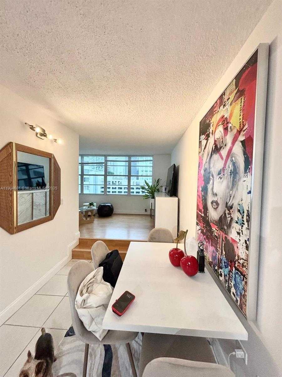 Small Image of 801 BRICKELL BAY DR #963, Miami Number 24