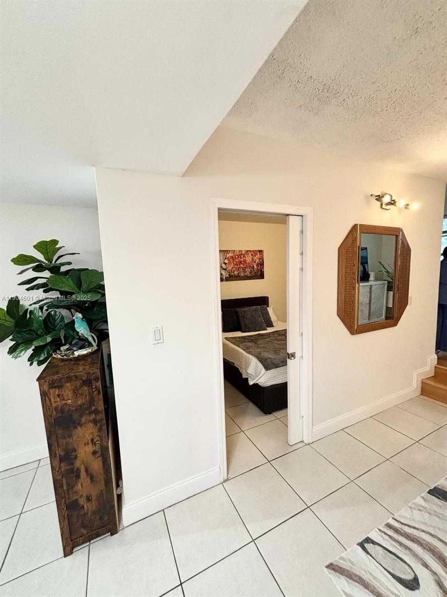 Small Image of 801 BRICKELL BAY DR #963, Miami Number 27