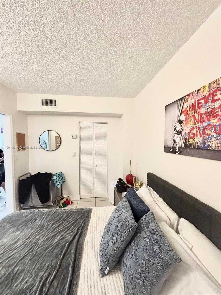 Small Image of 801 BRICKELL BAY DR #963, Miami Number 29