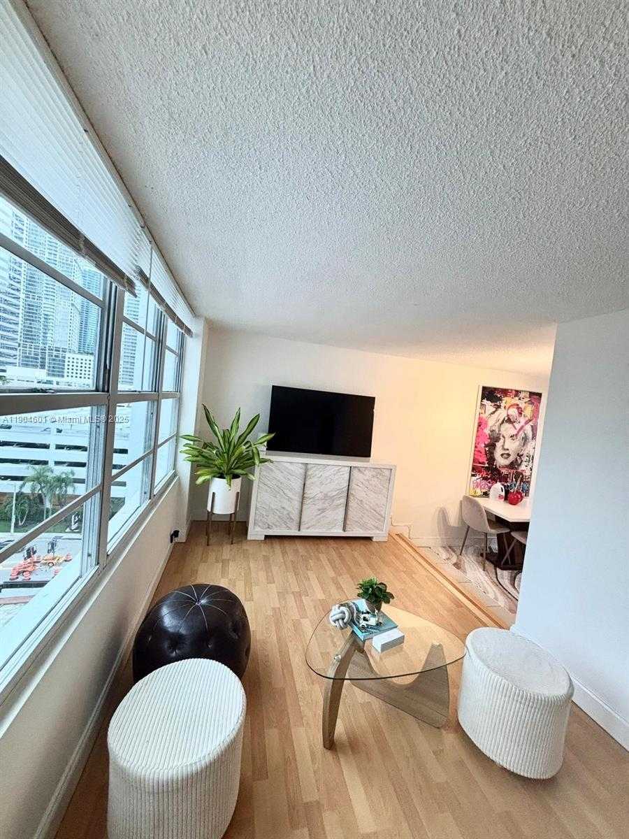 Small Image of 801 BRICKELL BAY DR #963, Miami Number 33