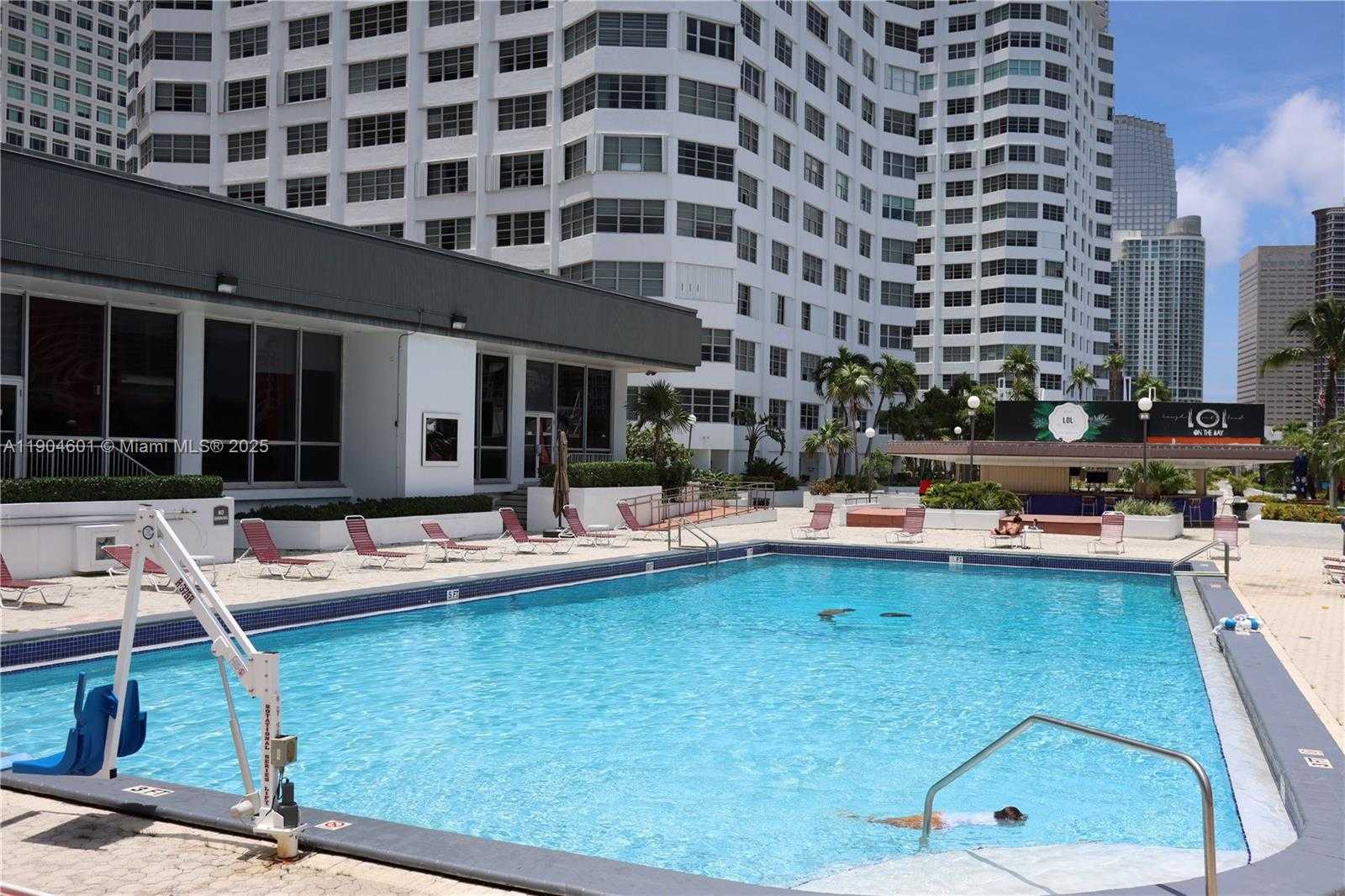 Small Image of 801 BRICKELL BAY DR #963, Miami Number 40