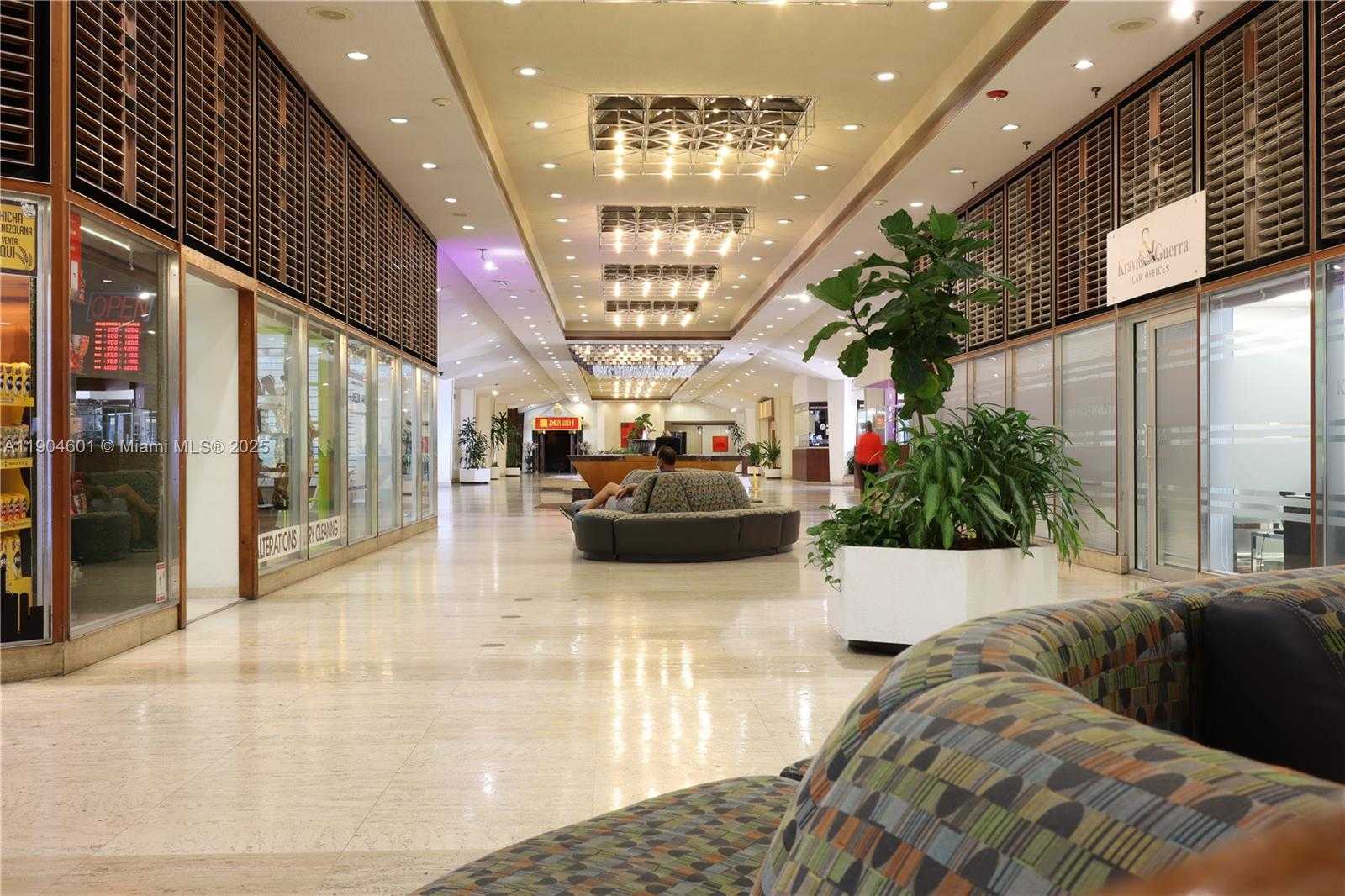 Small Image of 801 BRICKELL BAY DR #963, Miami Number 47