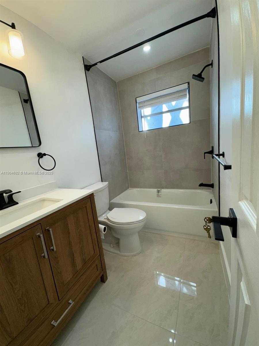 Small Image of 2418 POLK ST #104, Hollywood Number 10