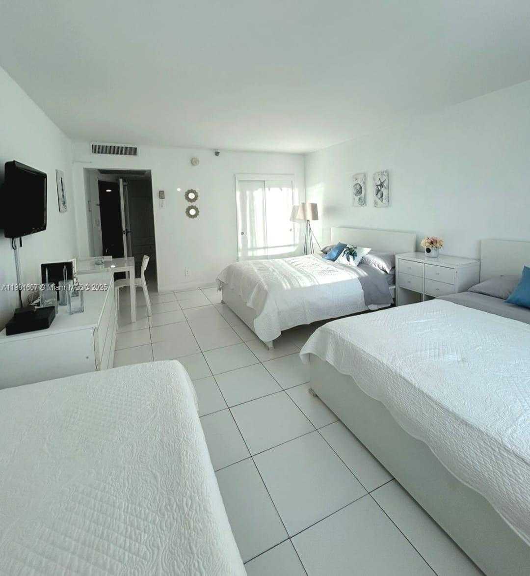 Small Image of 5445 COLLINS AVE #617, Miami Beach Number 3