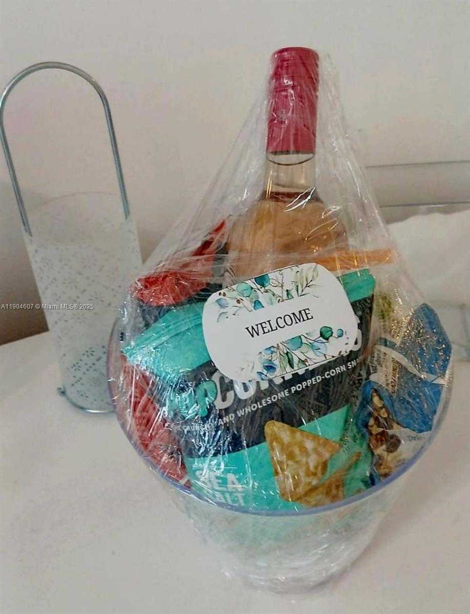 Small Image of 5445 COLLINS AVE #617, Miami Beach Number 7