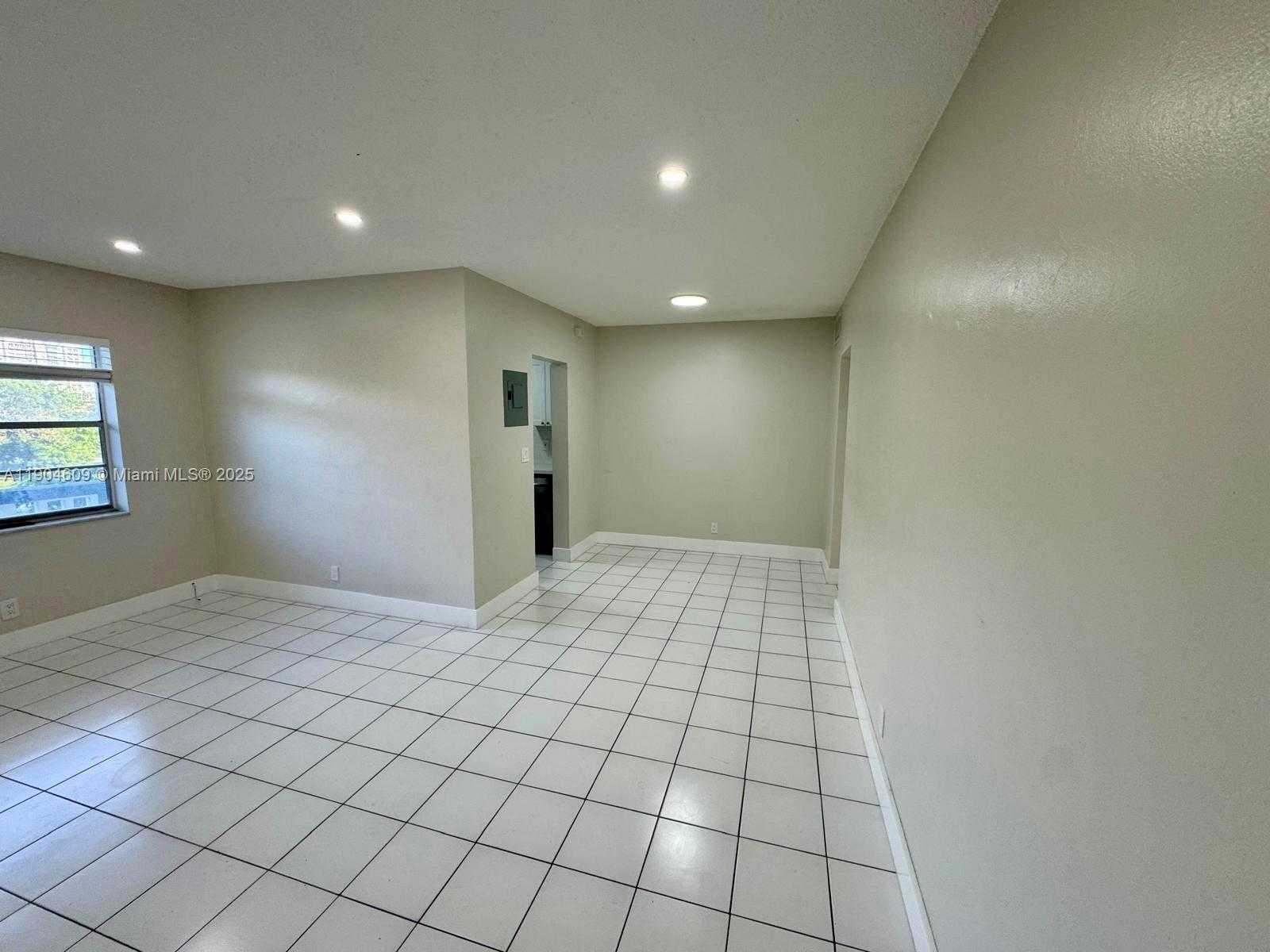 Small Image of 2418 POLK ST #206, Hollywood Number 5