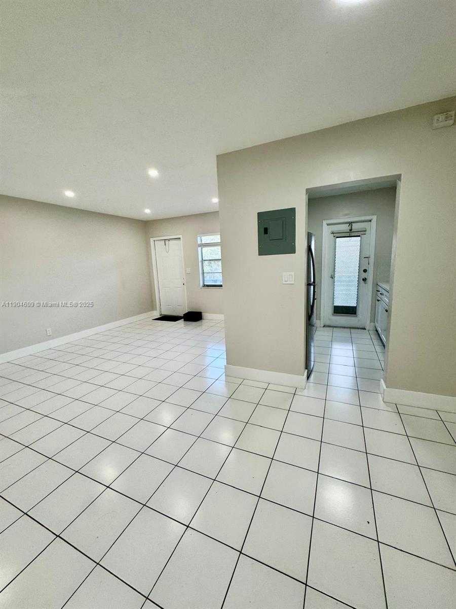 Small Image of 2418 POLK ST #206, Hollywood Number 6