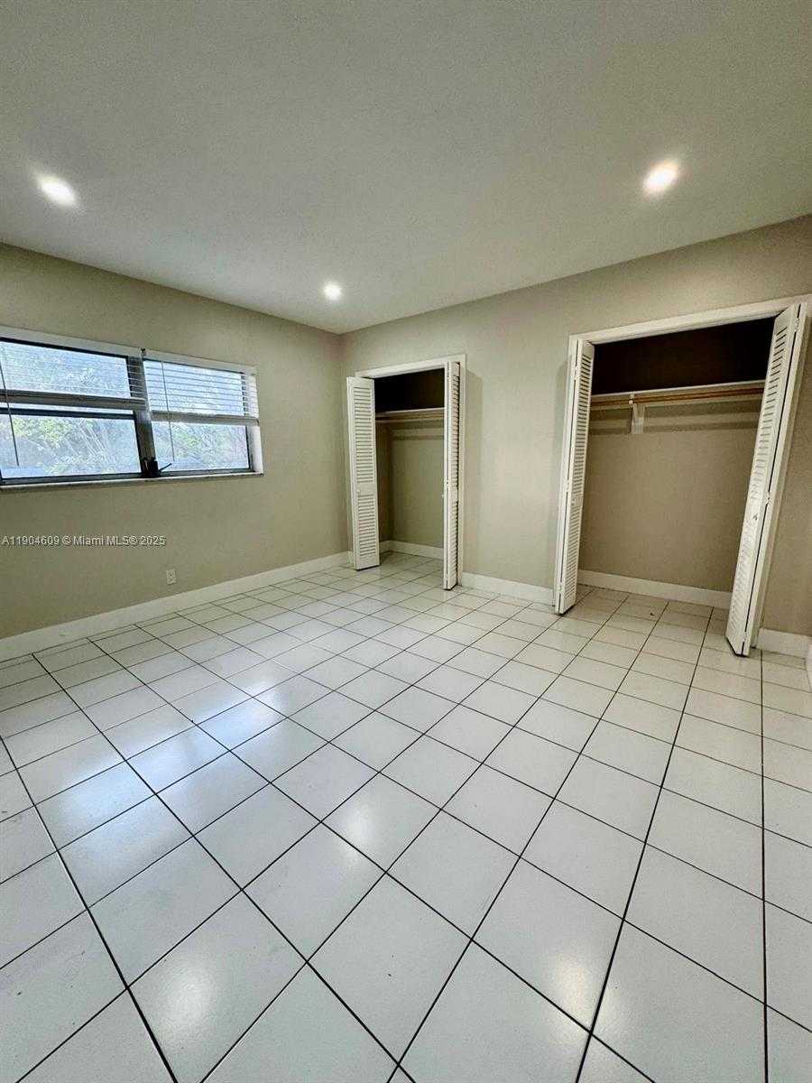 Small Image of 2418 POLK ST #206, Hollywood Number 7