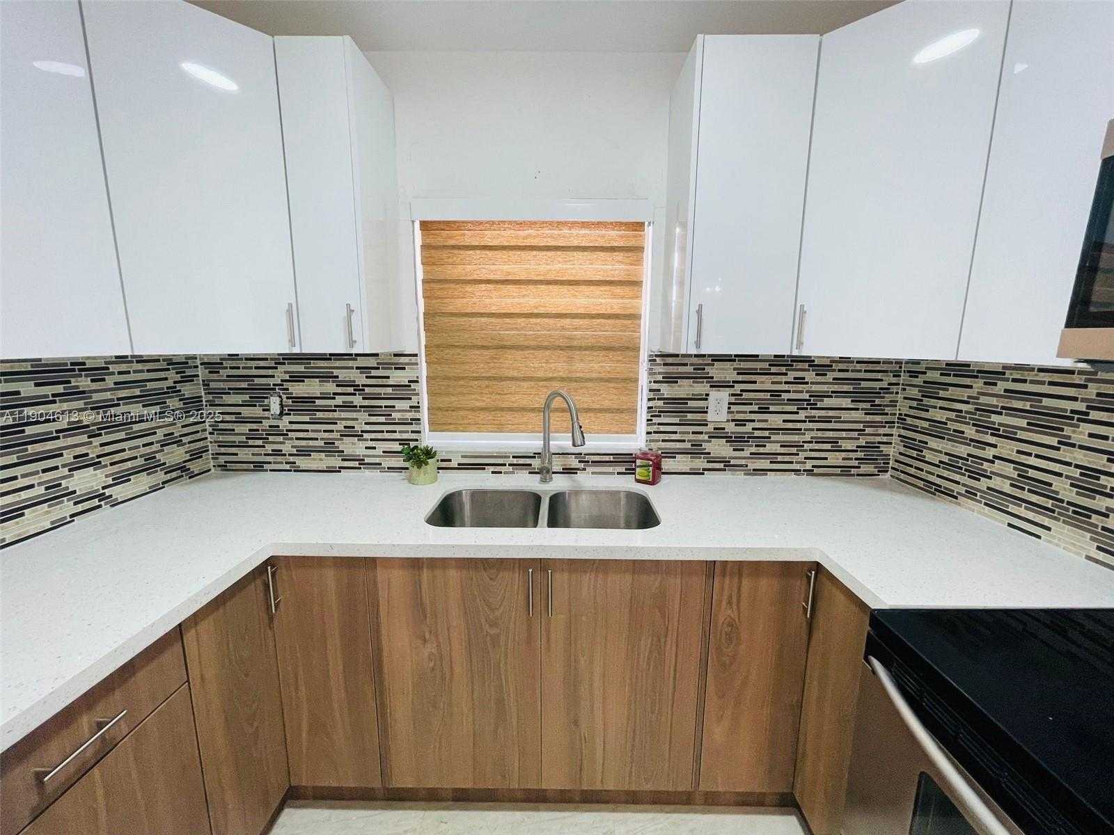 Small Image of 12740 SOUTH WEST 249TH TER, Homestead Number 8