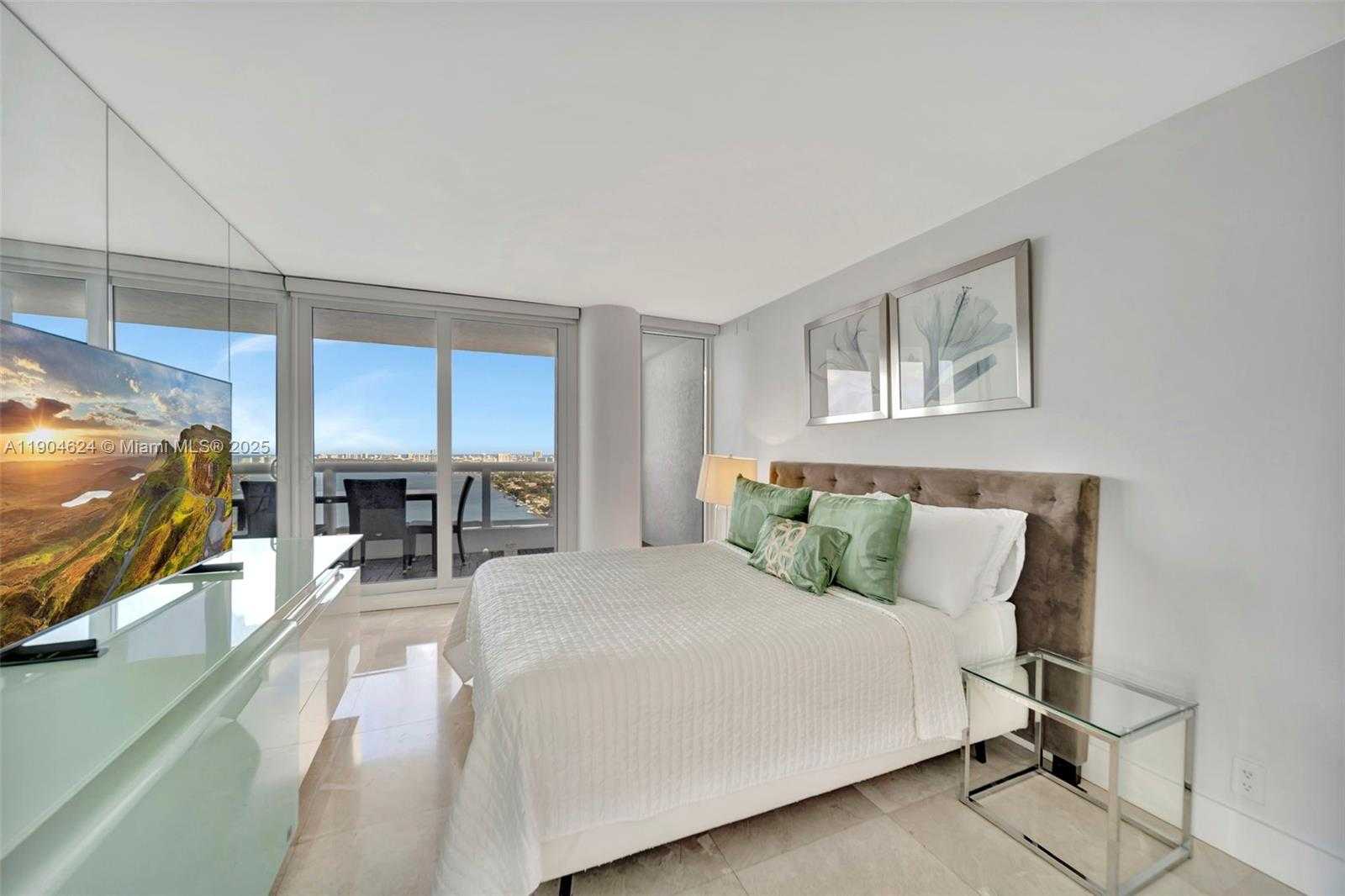 Small Image of 1717 NORTH BAYSHORE DR #A-3534, Miami Number 12