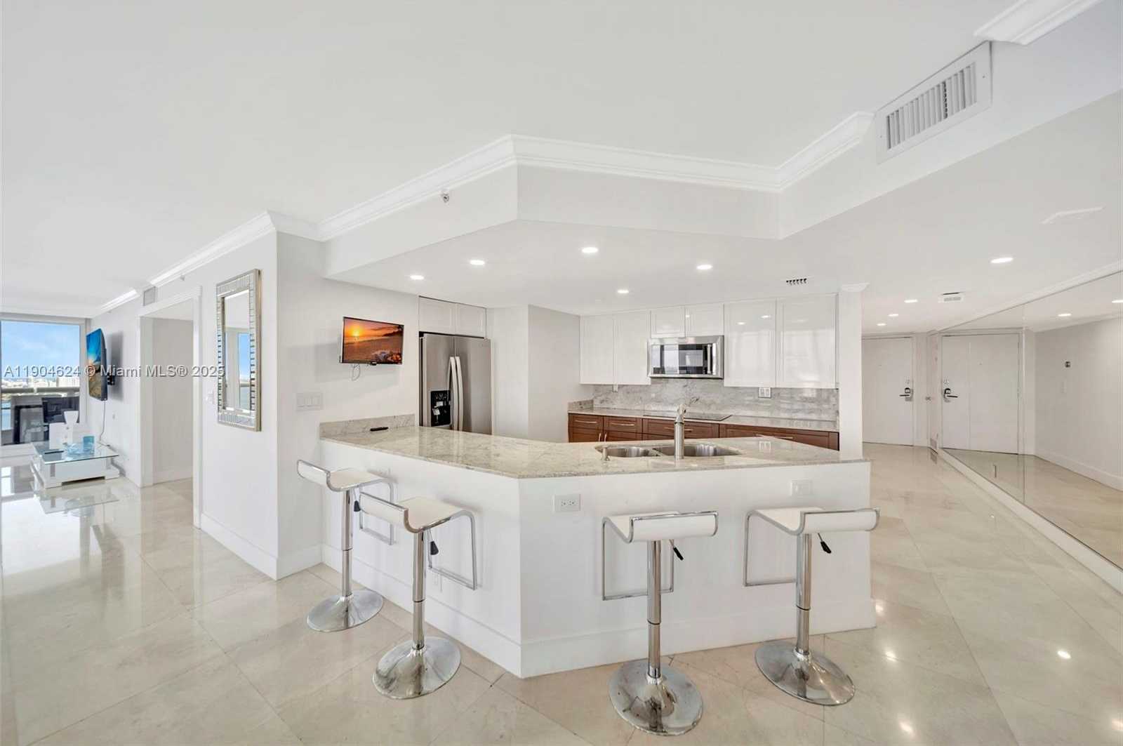 Small Image of 1717 NORTH BAYSHORE DR #A-3534, Miami Number 21