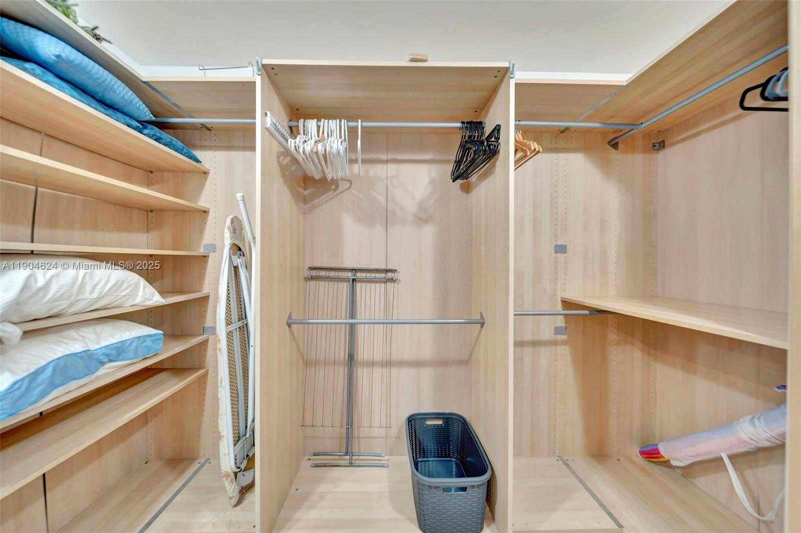 Small Image of 1717 NORTH BAYSHORE DR #A-3534, Miami Number 30