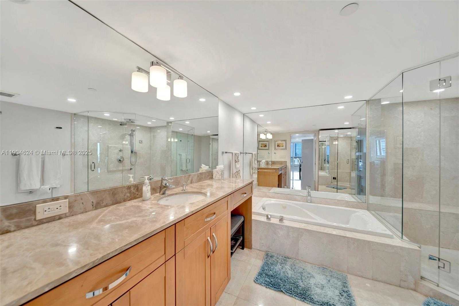 Small Image of 1717 NORTH BAYSHORE DR #A-3534, Miami Number 31