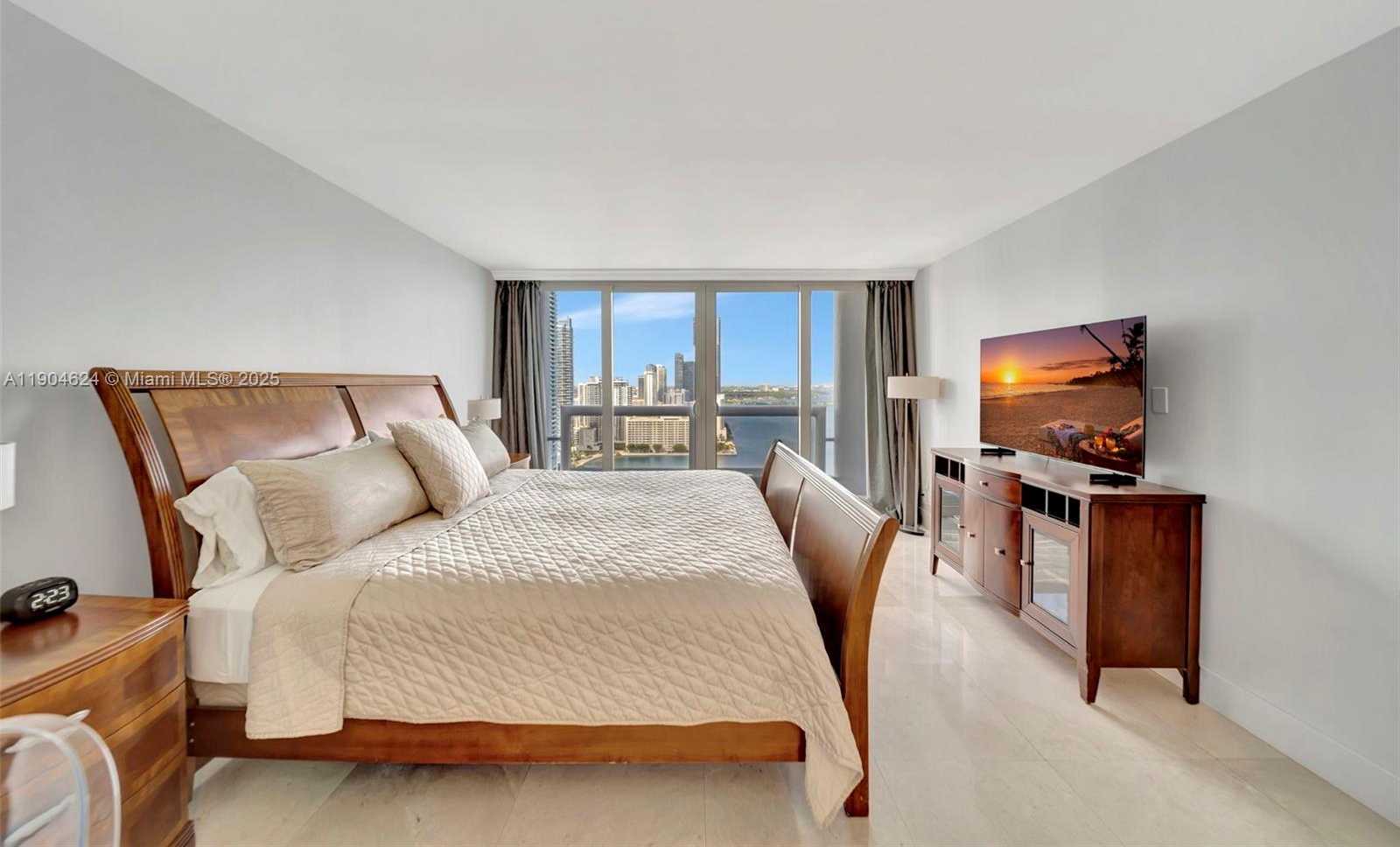 Small Image of 1717 NORTH BAYSHORE DR #A-3534, Miami Number 5