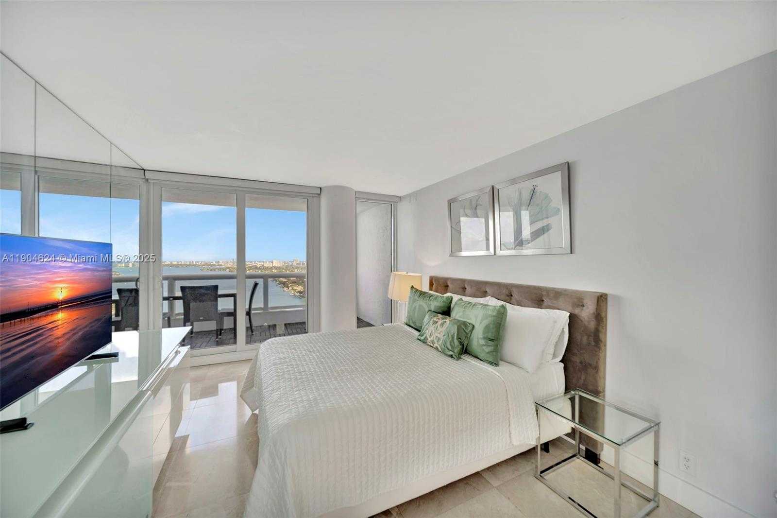 Small Image of 1717 NORTH BAYSHORE DR #A-3534, Miami Number 9