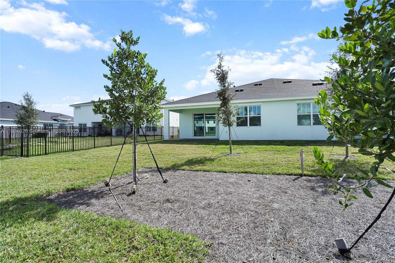 Small Image of 19655 BARN SWALLOW WAY #19655, Loxahatchee Number 36