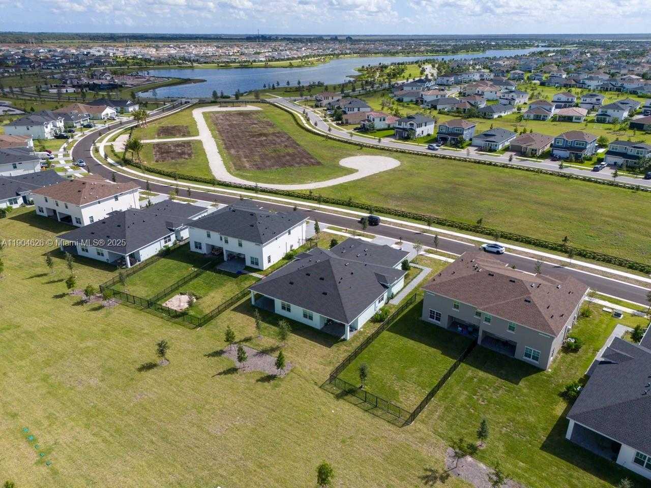 Small Image of 19655 BARN SWALLOW WAY #19655, Loxahatchee Number 45