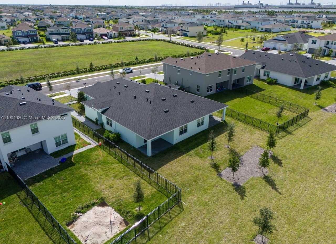 Small Image of 19655 BARN SWALLOW WAY #19655, Loxahatchee Number 46