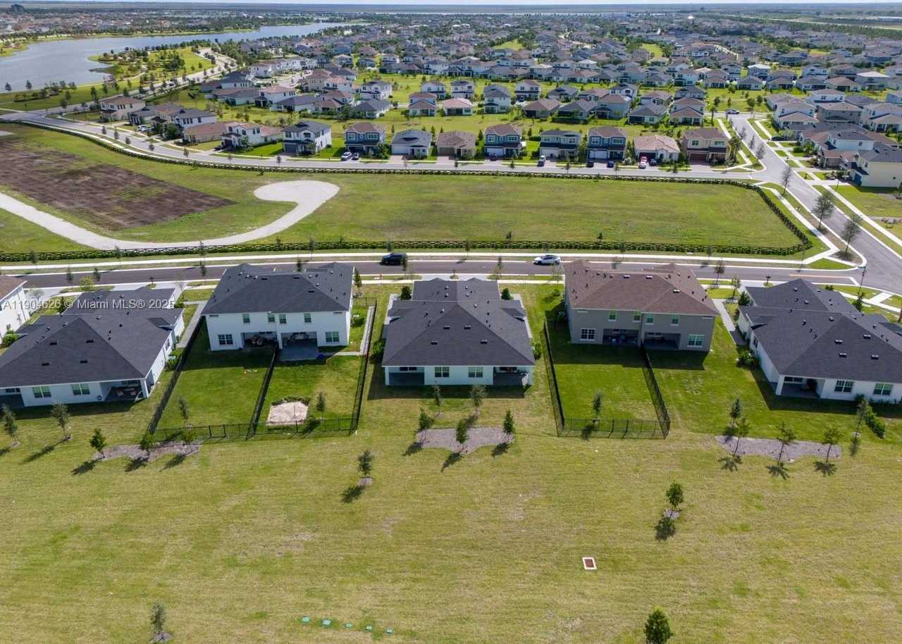 Small Image of 19655 BARN SWALLOW WAY #19655, Loxahatchee Number 47