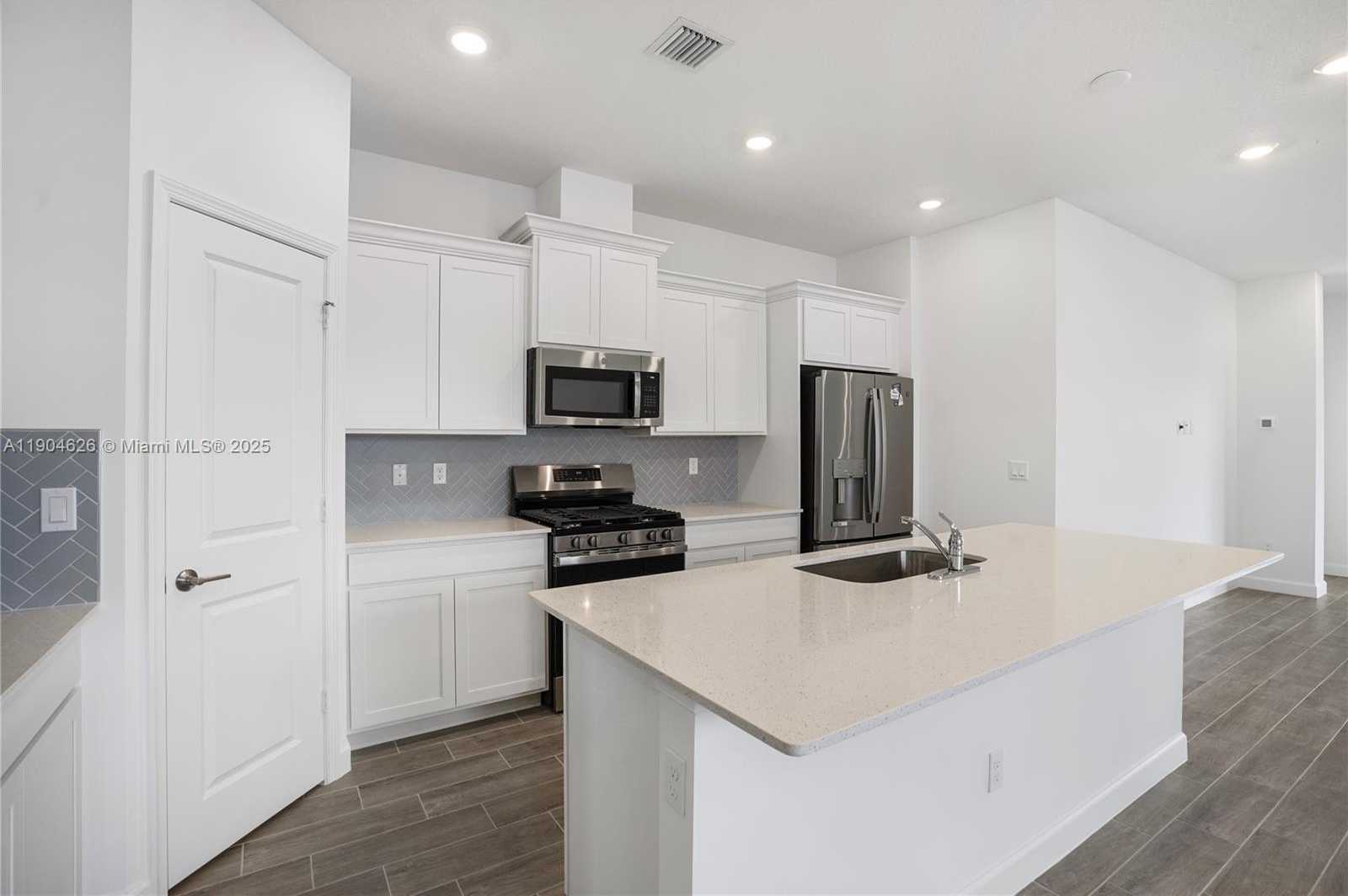 Small Image of 19655 BARN SWALLOW WAY #19655, Loxahatchee Number 6