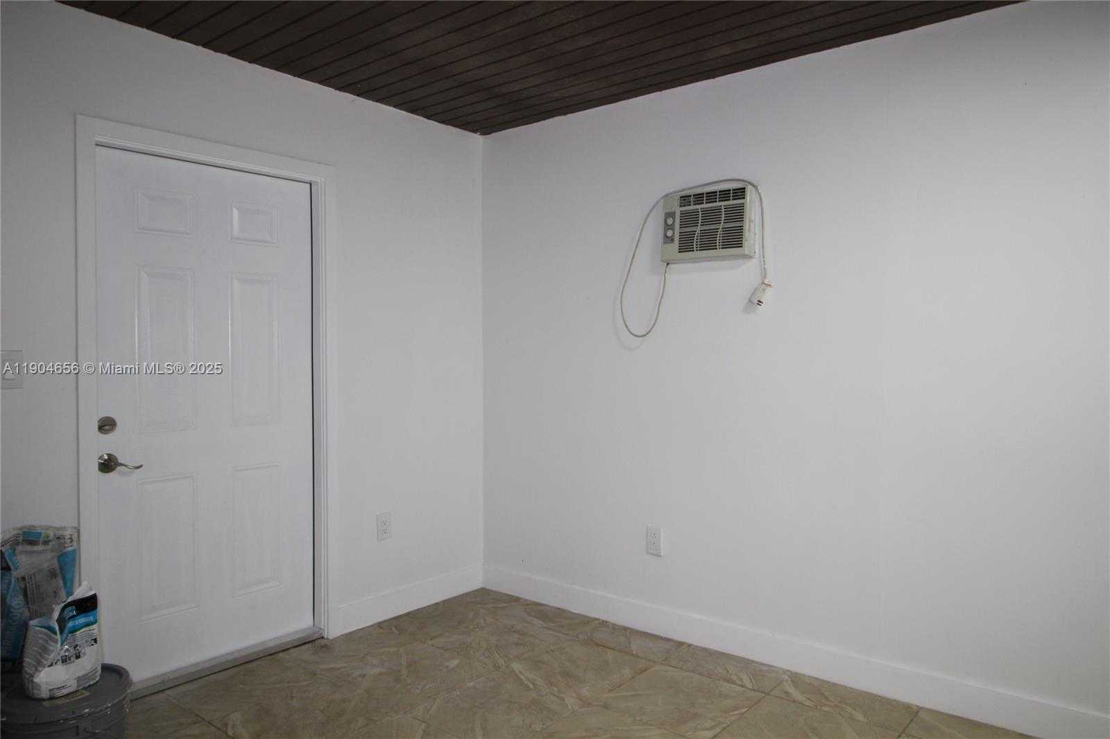 Small Image of 26165 SOUTH WEST 124TH CT, Homestead Number 22