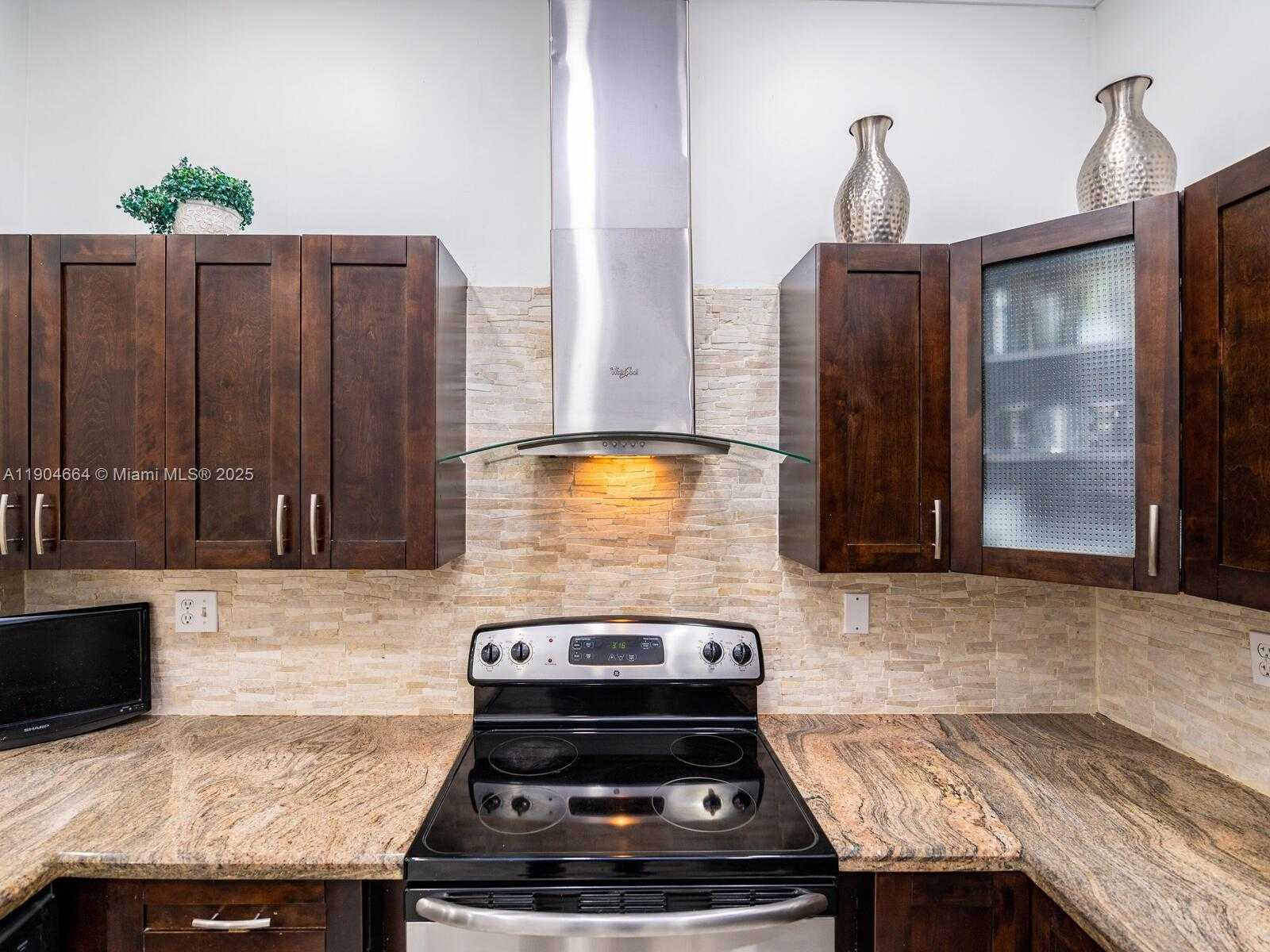 Small Image of 16332 SOUTH WEST 83RD LN, Miami Number 22