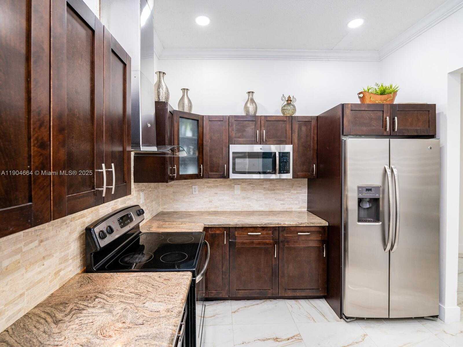 Small Image of 16332 SOUTH WEST 83RD LN, Miami Number 23