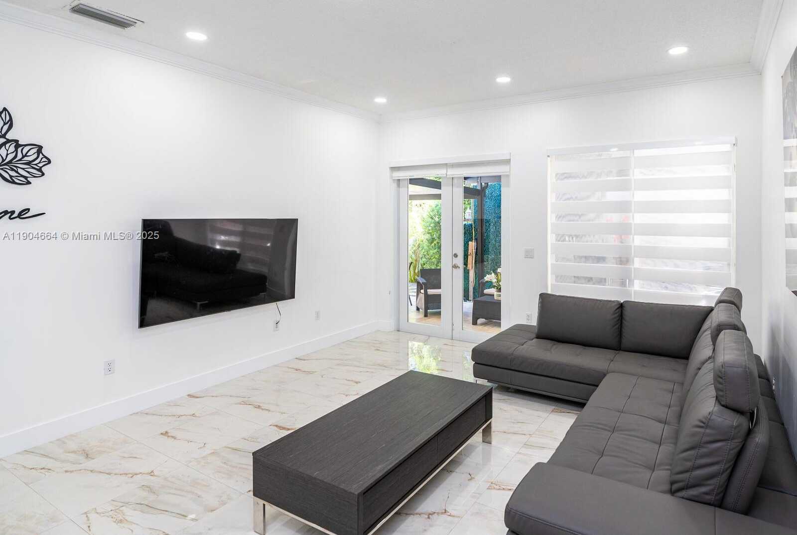 Small Image of 16332 SOUTH WEST 83RD LN, Miami Number 26