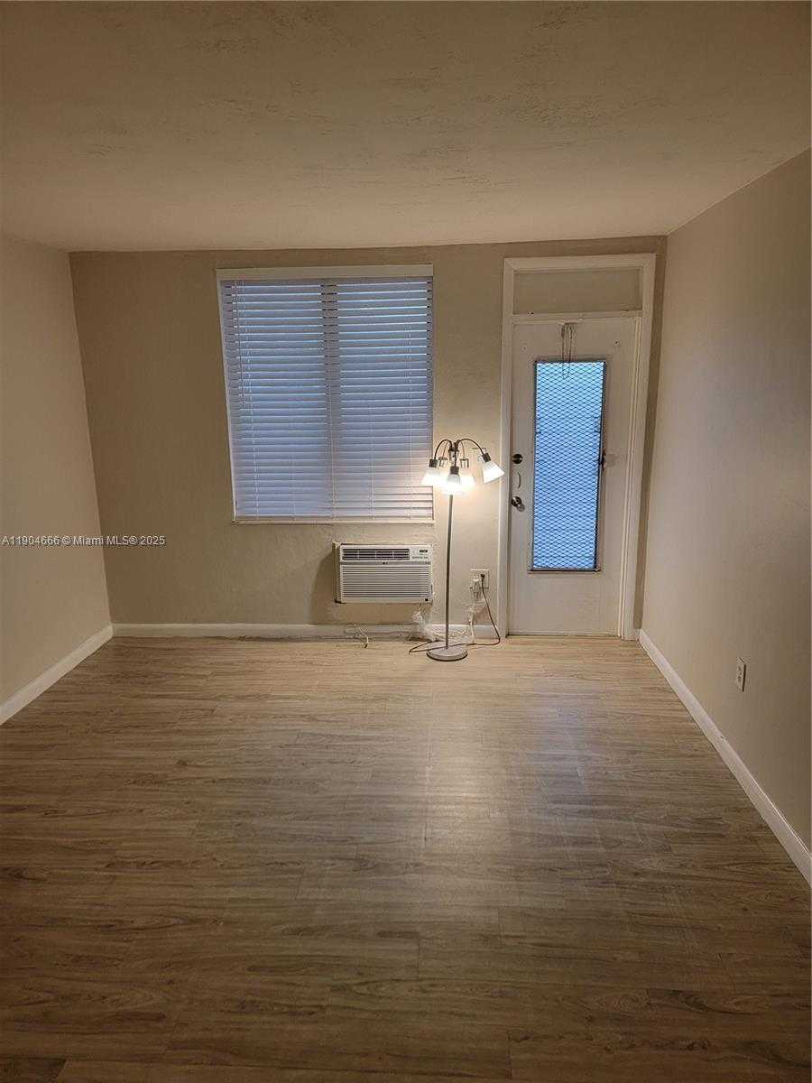 Small Image of 441 COLLINS AVE #12A, Miami Beach Number 10