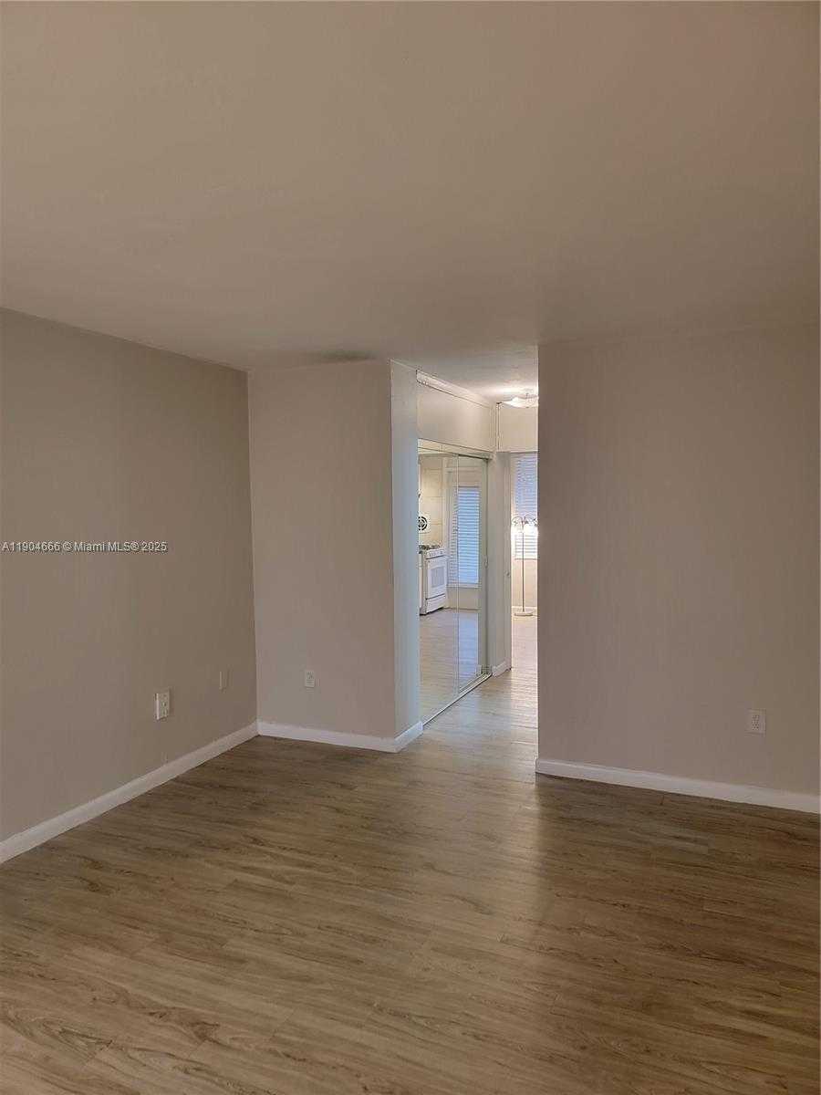 Small Image of 441 COLLINS AVE #12A, Miami Beach Number 11