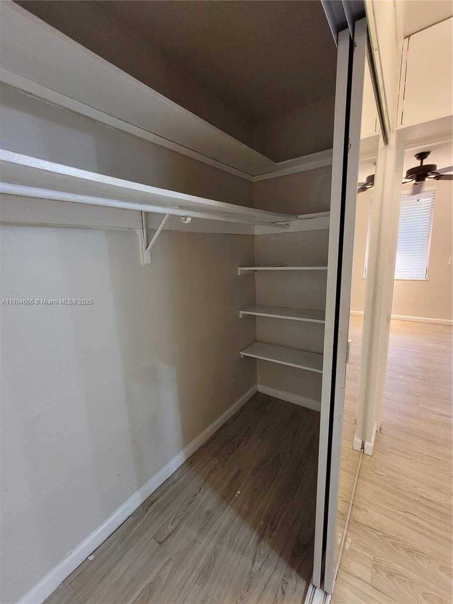 Small Image of 441 COLLINS AVE #12A, Miami Beach Number 8