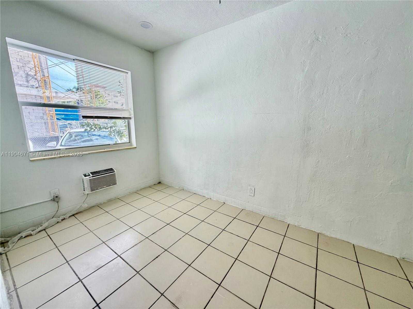 Small Image of 2041 JACKSON ST #2, Hollywood Number 4