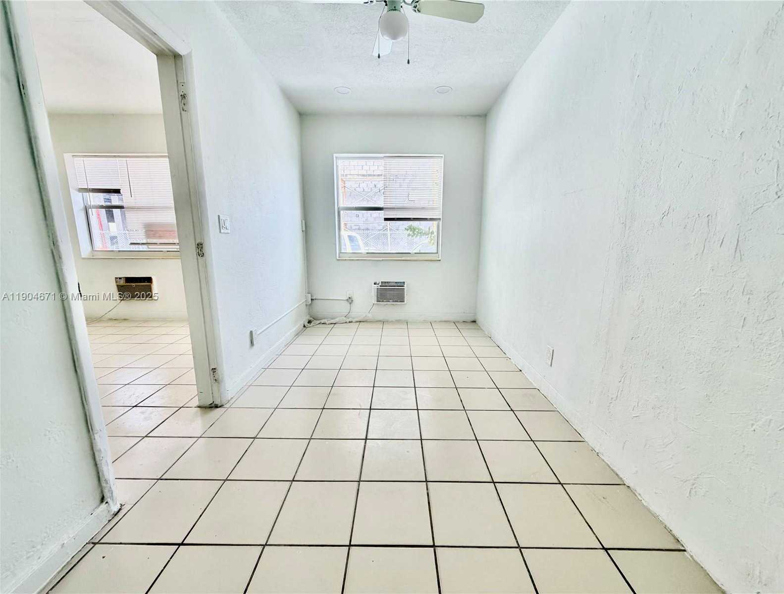 Small Image of 2041 JACKSON ST #2, Hollywood Number 5