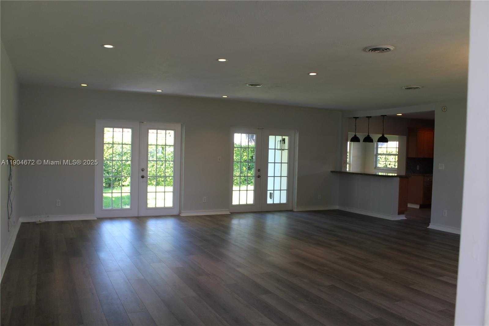 Small Image of 19430 NORTH EAST 18TH PL, Miami Number 10