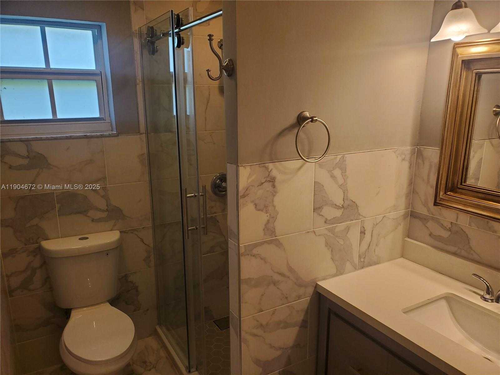 Small Image of 19430 NORTH EAST 18TH PL, Miami Number 14