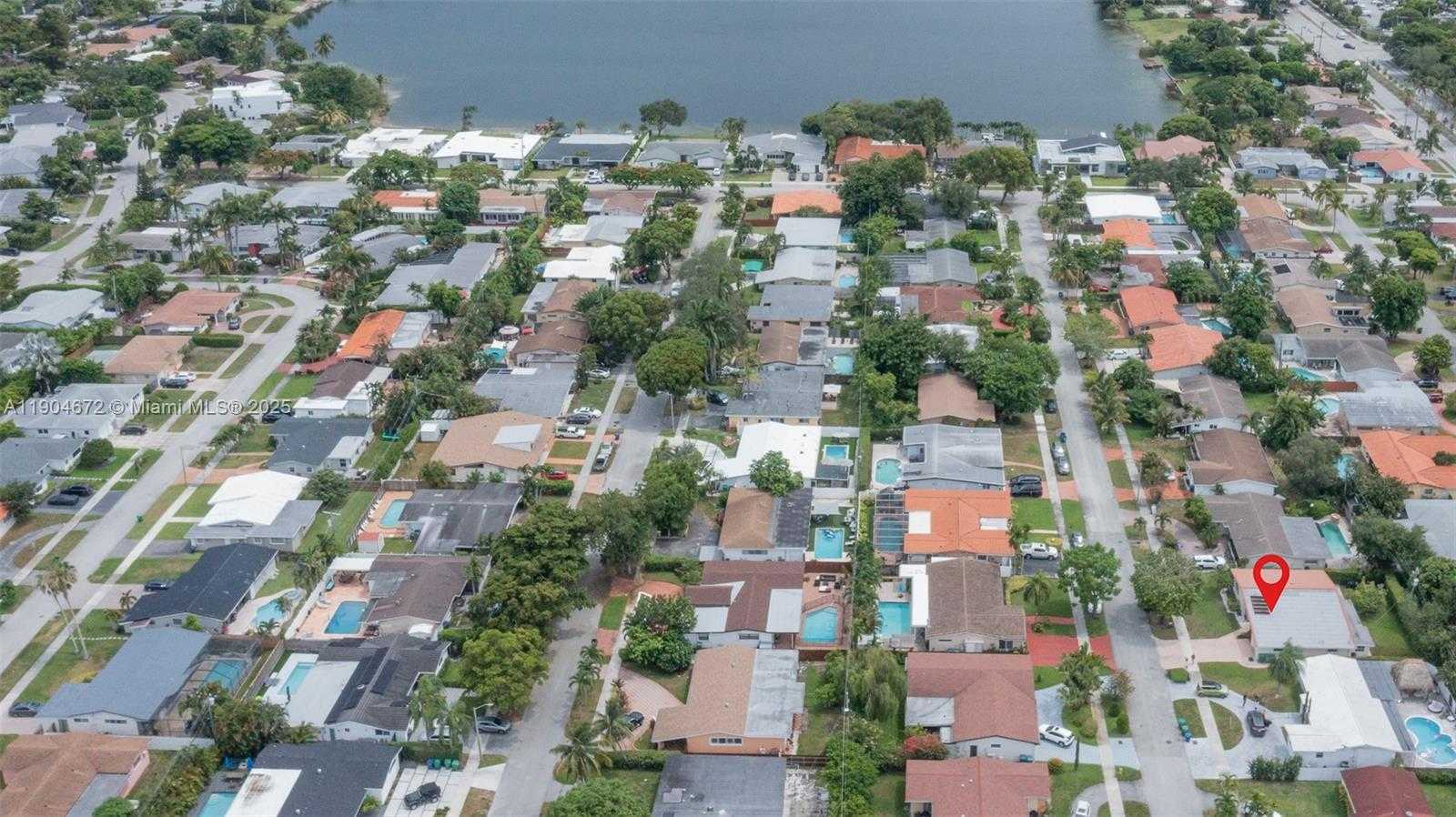 Small Image of 19430 NORTH EAST 18TH PL, Miami Number 16