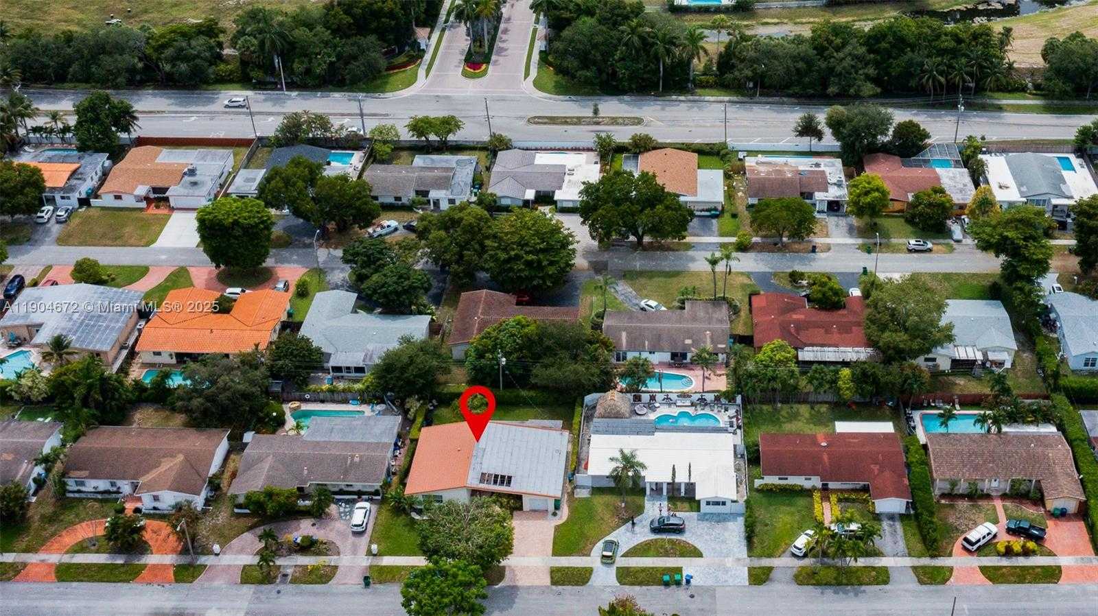 Small Image of 19430 NORTH EAST 18TH PL, Miami Number 17