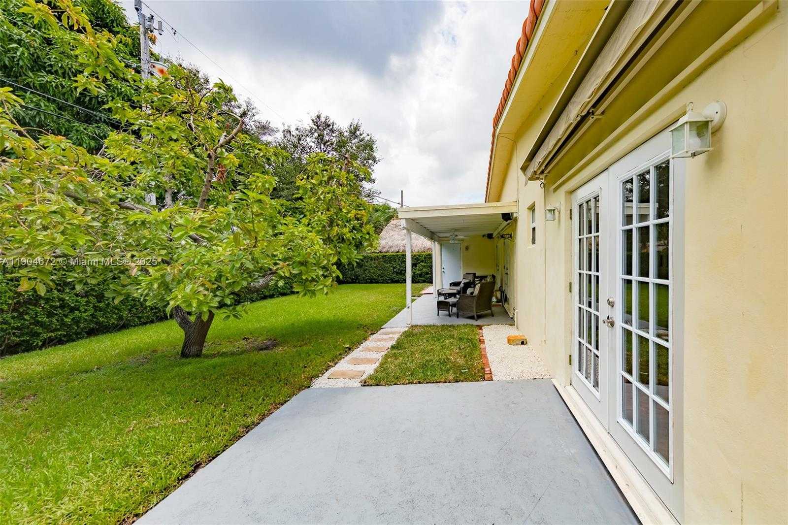Small Image of 19430 NORTH EAST 18TH PL, Miami Number 6