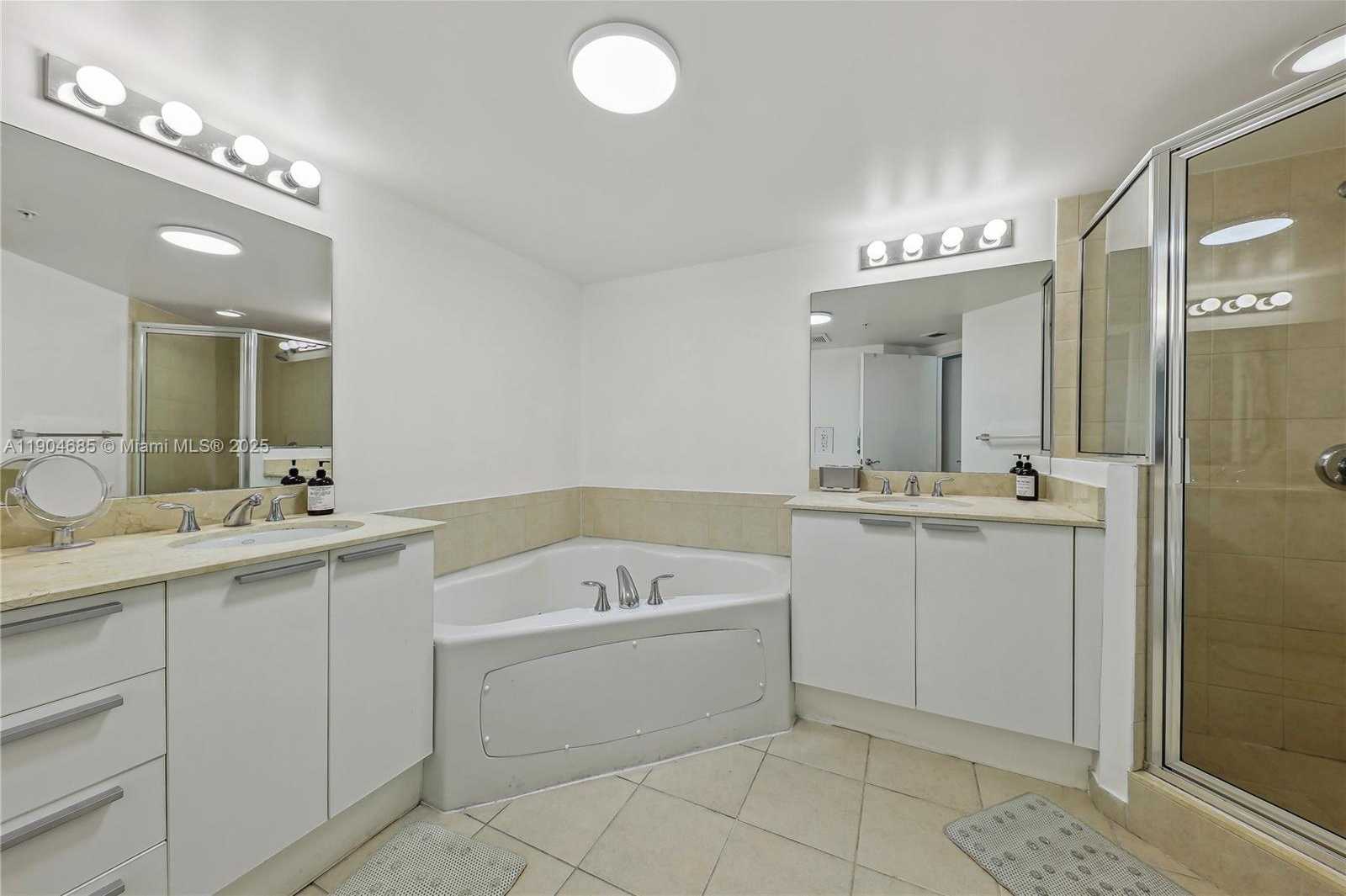 Small Image of 16699 COLLINS AVE #2009, Sunny Isles Beach Number 6
