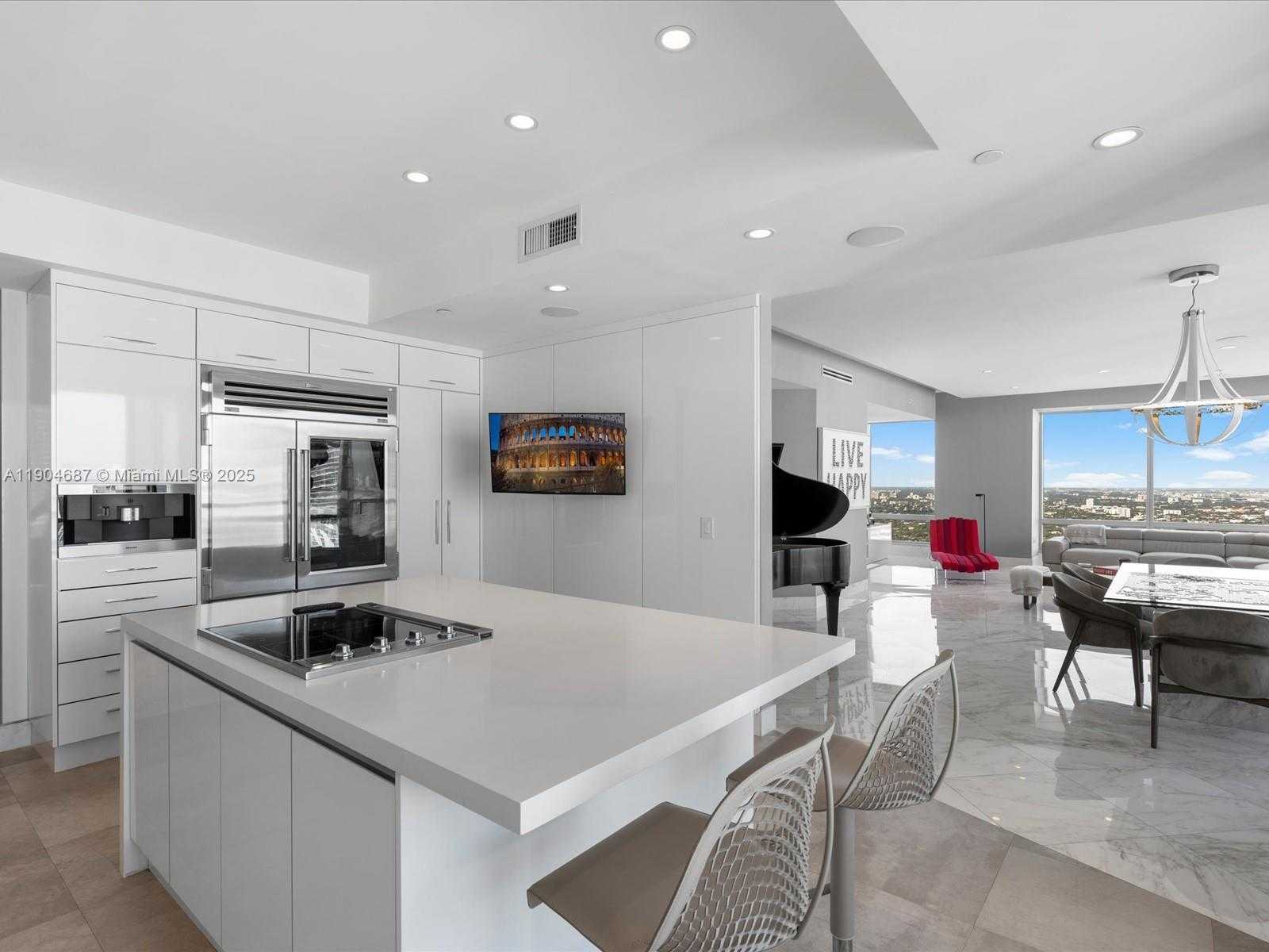 Small Image of 1425 BRICKELL AVE #52BC, Miami Number 19