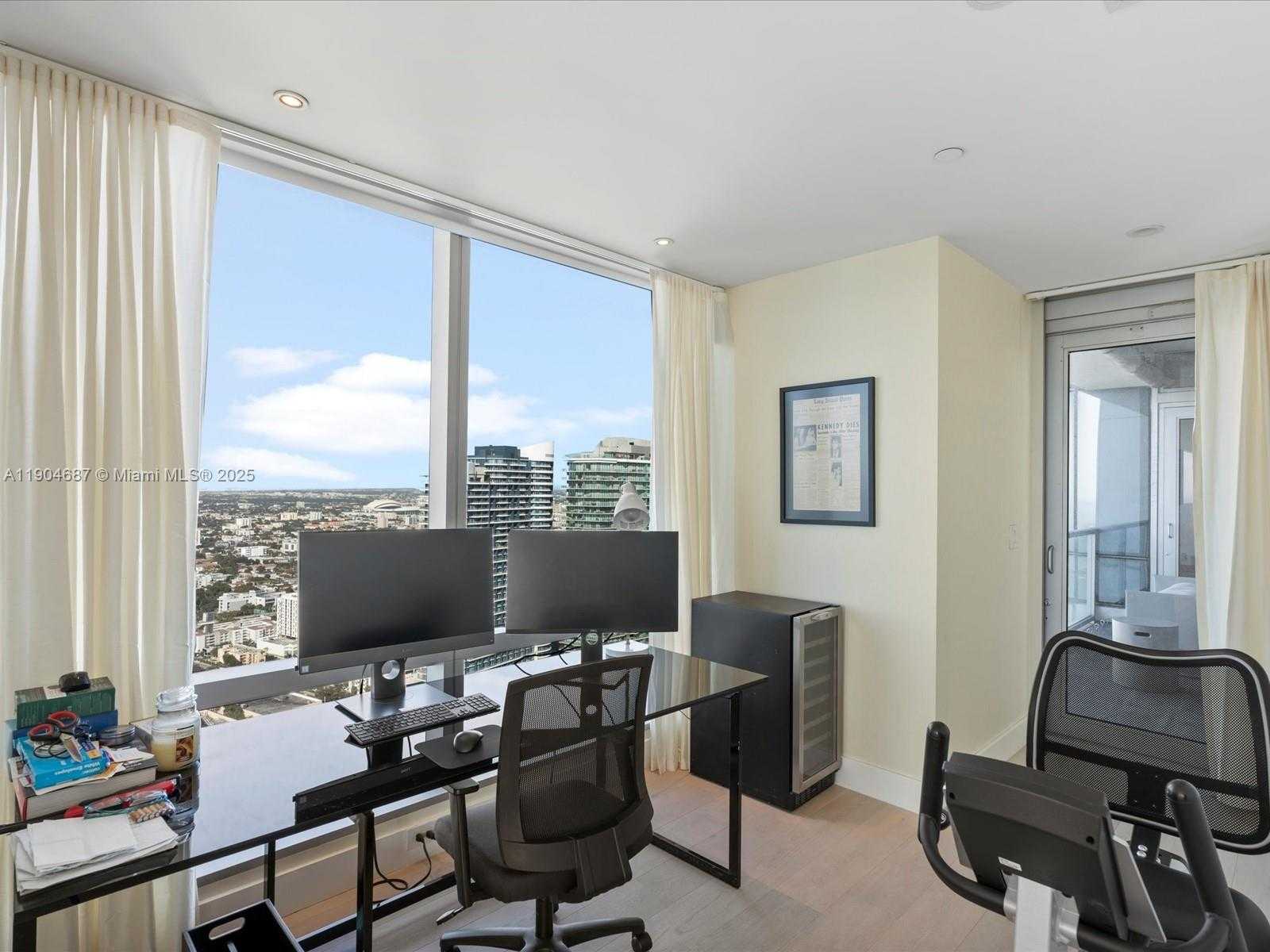 Small Image of 1425 BRICKELL AVE #52BC, Miami Number 30